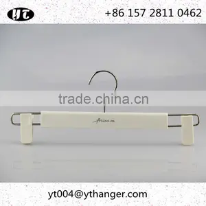 Best Selling White Plastic Clothes Hanger and Pants Hanger for Lady thumbnail-3