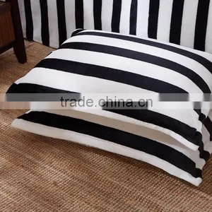 China Manufacturer White and Black Duvet Cover Sets Stripe Printed Wholesale Quilt Cover Set thumbnail-4