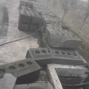 China Supplier Pre-baked Anode Carbon Block Used for Aluminum Electrolysis thumbnail-1