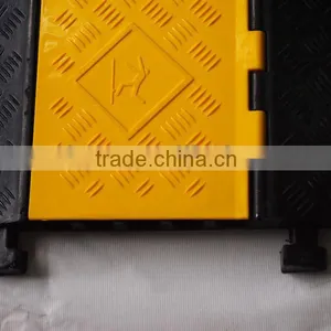 Pvc and Rubber 5 Channel Cable Protector for Truck Hose 5 Channel Rubber Cable Cross Stage Cable Protector thumbnail-3