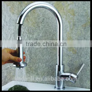 Chrome Plating Surface Good Quallity Pull Out Single Handle Upc Kitchen Faucet thumbnail-1