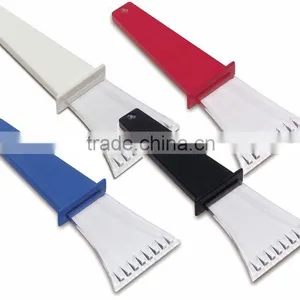 Handy Plastic Ice Scraper thumbnail-1
