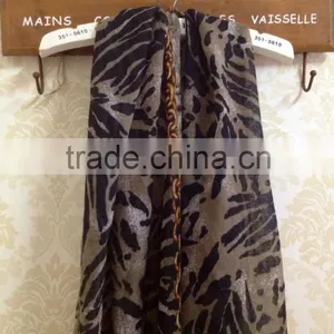 2015 New Design Printed Polyester Scarf Shawl of Animal Pattern thumbnail-3