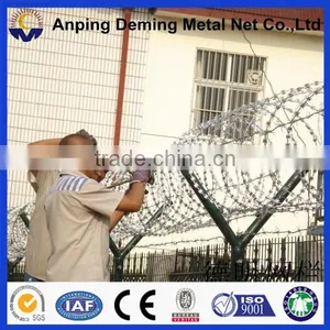 2016 Low Price High Quality Concertina Razor Barbed Wire thumbnail-4