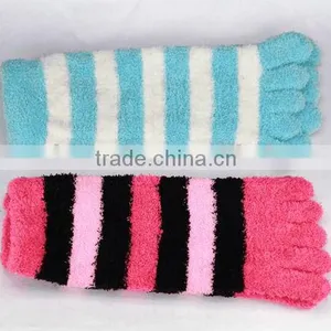 Coral Fleece 5 Toe Socks thumbnail-1