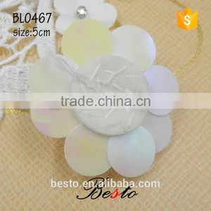 Factory Wholesale Decorative Bead Center White Flower Plastic Applique for Clothes thumbnail-4