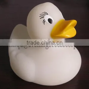 7cm Standerd Promotional Floating Wholesale Rubber Duck thumbnail-1