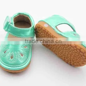 Top Quality Factory Wholesale Summer Sandals Children Squeaky Shoes thumbnail-4