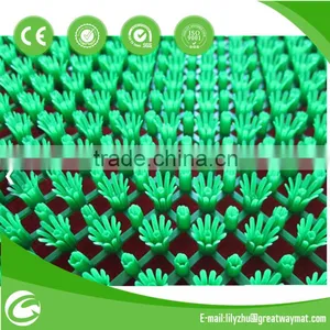 Anti-slip Locked Artificial PE Grass Mat thumbnail-1