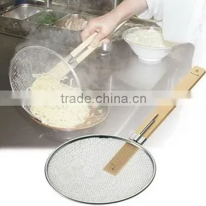 Ramen Noodle Colander With Bamboo Handle Horizontal 24cm thumbnail-1