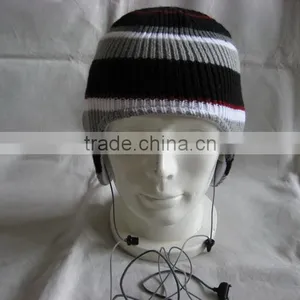 Knitted Winter Hat With Bluetooth Headphone thumbnail-4