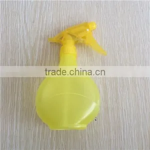 Yellow Transparent Plastic Garden Spray Bottle With Trigger thumbnail-2