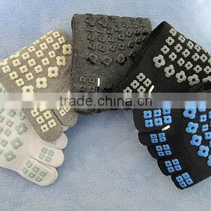 Hot Products! Anti-slip Gym Five Toe Cotton Yoga Socks thumbnail-3