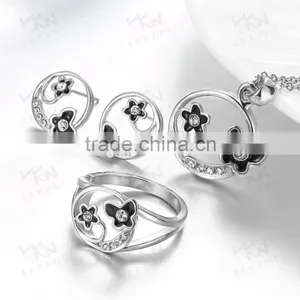 Attractive and Exquisite 18K Gold Plated Women Jewelry Set thumbnail-1