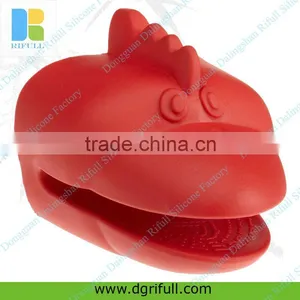 Red Rooster Silicone Oven Glove thumbnail-1