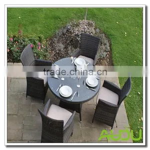 Audu Round Table and 4 Rounded Armchairs thumbnail-1