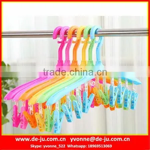 Plastic Grips Plastic Underwear Hanger thumbnail-1