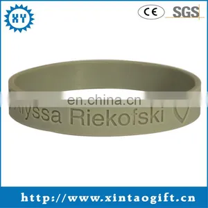 2014 New Design Promotion Wholesale Silicone Wristbands thumbnail-1