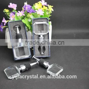 Factory Directly Sale Best Quality Square Cube Crystal Wine Stopper for Wedding Gift thumbnail-3