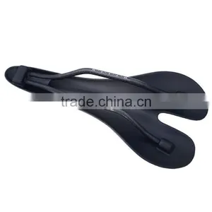 2016 High Quality 3k UD Full Carbon Fiber T700C Bicycle Saddle for Sale thumbnail-2