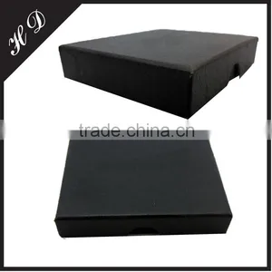 Custom Black Cardboard Scarf Packaging Box With Lid Design thumbnail-2