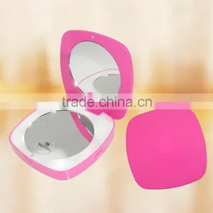 Square LED Compact Mirror for Traveling thumbnail-1