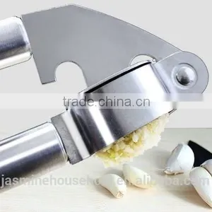 Hot Sale Kitchen Gadget Stainless Steel Garlic Crushes With PP Protective Handle thumbnail-3