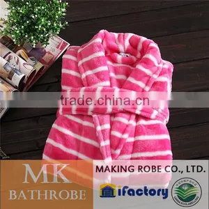 Multifunctional Printed Coral Fleece Bathrobe for Wholesales thumbnail-4