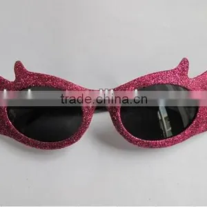 Strange Plastic Party Glasses thumbnail-1