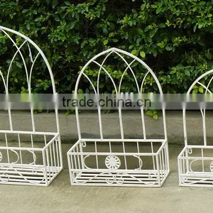 Decorative Wire Metal Wall Storage Basket thumbnail-1