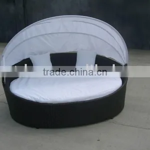 Rattan Round Shaped Bed thumbnail-1