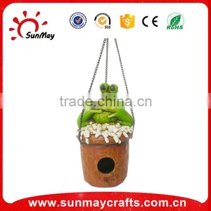Hanging Garden Frog Figurine thumbnail-1