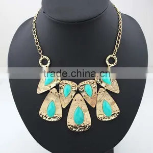 Charming Metal Top Grade Crystal Female Big Chunky Necklace Wholesale thumbnail-2