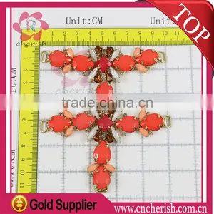 China Wholesale Fashion Gold Plated T Shape Colorful Rhinestone Chains Crystals Sandal Shoes Ornaments thumbnail-1