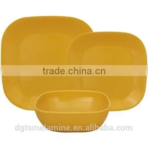 Rounded Square Melamine 12-Piece Dinnerware Set thumbnail-5