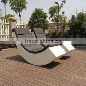 Single Wicker Rocking Chair Garden Chair Furniture thumbnail-4