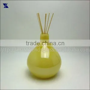 Glass Perfume Bottle , Glass Diffuser, Glass Bud Vase for Home Deco, 1150ml, Hand Made Glass thumbnail-1