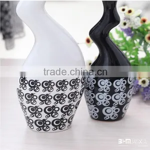 Porcelain Manufacturing Factory Set Vase Centerpiece Black and White thumbnail-1