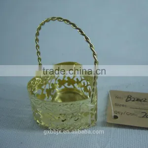 Metal Wire Heart-shaped Basket thumbnail-1