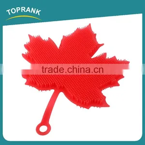 Toprank Multifunctional Maple Leaves Shaped Easy Cleaning Kitchen Dish Brush Fruit Scrubber Soft Silicone Potato Vegetable Brush thumbnail-3