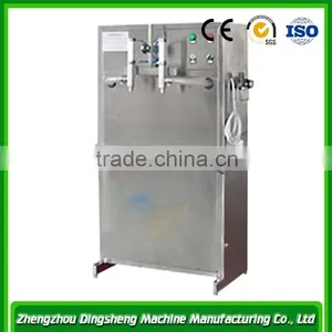 New Model Full Automatic Motor Oil Filling Machine thumbnail-1