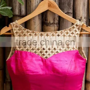 Machine Embroidery Designs of Saree Blouse Neck thumbnail-1