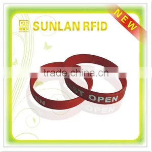 Anti-collision Waterproof UHF RFID Silicon Wristbands / Wrist Band thumbnail-1