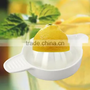 Custom Design Kitchen Craft Citrus Fruit Squeezer White Porcelain Oranges Juicer Ceramic Hand Lemon Squeezer thumbnail-1