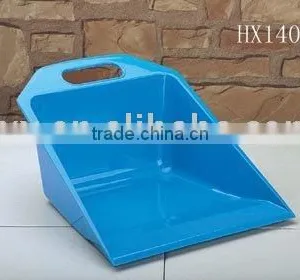 Plastic Dustpan thumbnail-1
