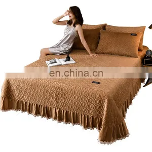 Wholesale Comforter Folded Soft Velvet Lightweight Coverlet For All Season Embroidery Quilt thumbnail-4