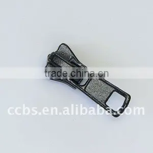 High Quality No.5 Fashion Painted Plastic Zipper Non Lock Slider With DA Puller thumbnail-1