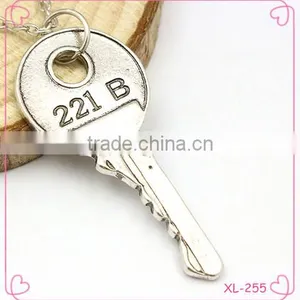Best Selling Fashion Factory Jewellry Silver Plated Key Pendant Necklace thumbnail-1