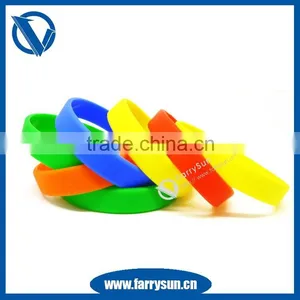 2015 Cheap Silicone Wristbands thumbnail-3