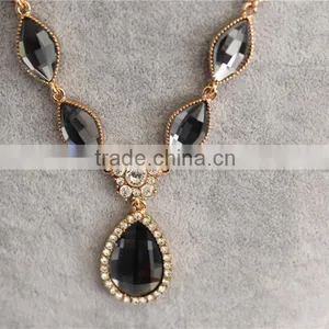 High Quality Glass Pendant Necklace 18k Gold Plated Crystal Necklace thumbnail-4